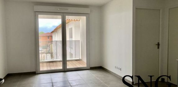 T2 AVEC LOGGIA+PARKING - Photo 2
