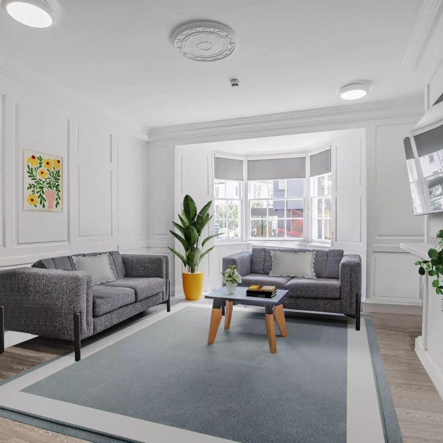 Deluxe Townhouse - Photo 1