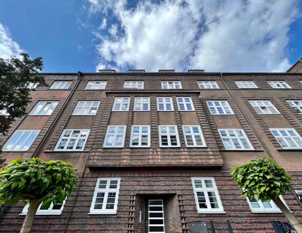 Nur 350 m bis zum Maschsee: Moderne 2-Zimmer-DG-Wohnung mit sonniger Dachterrasse - Photo 1