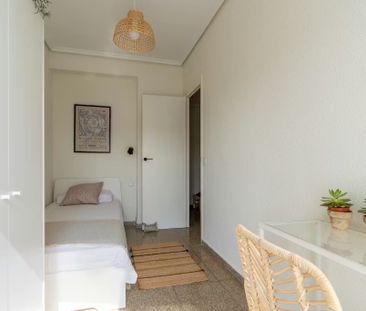 Carrer de Xeraco, Valencia, Valencian Community 46013 - Photo 2