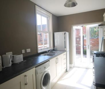 4 bedroom terraced house to rent - Photo 4