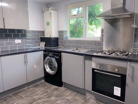 4 Bed Terraced House, Blenheim Road, RG1 - Photo 5