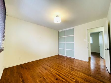 For Lease - 2249 Wyandotte Drive, Oakville, Ontario - Photo 4