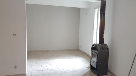 « DOMAZAN - MAISON DE VILLAGE 83.44M² AVEC COUR PRIVATIVE » - Photo 4