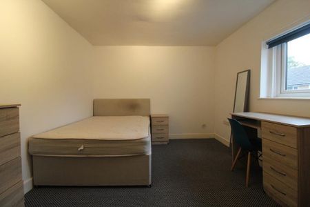 5 bedroom flat to rent - Photo 3