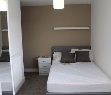 Mixed use to rent - Photo 3