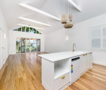 ARCHITECTURALLY DESIGNED HOME - Photo 6