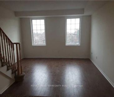 Condo Townhouse For Lease | E9354383 - Photo 1