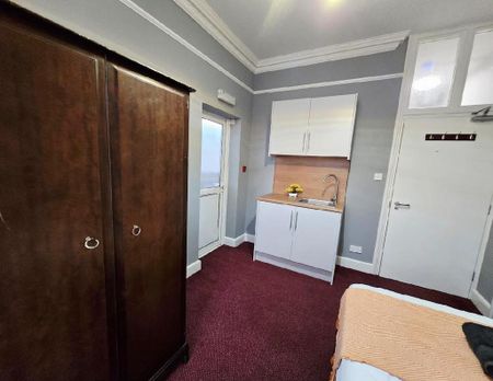 1 bedroom flat to rent - Photo 2