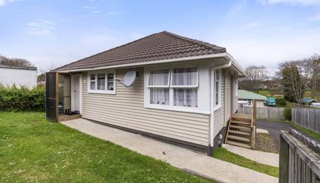 Charming Two-Bedroom Home Available for Rent on Sunset - Photo 2