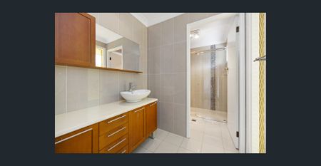 INSPECT SATURDAY NOVEMBER 15 AT 3.00PM – REGISTER NOW - Photo 4