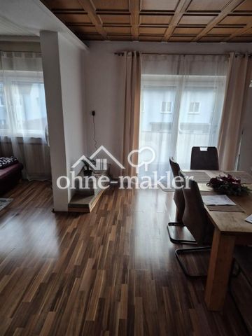 Helle, großzügige 4 Zimmer Maisonettewohnung mit Balkon und Garage - Photo 4