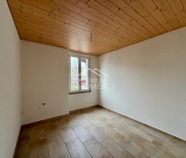 Living in the center! - Photo 4