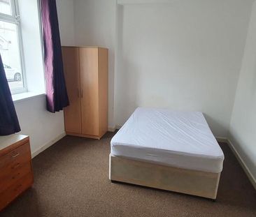 5 bedroom terraced house to rent - Photo 3