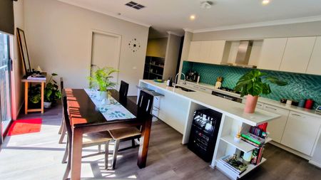 Wyndham Vale - Photo 2