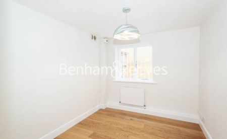 3 Bedroom flat to rent in Parkhill Road, Belsize Park, NW3 - Photo 5