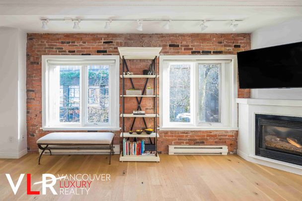 Condo in Downtown Vancouver, BC - Photo 1
