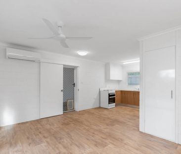 RENOVATED DUPLEX LIVING - Photo 6