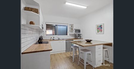 Neat & Stylish! - Photo 5