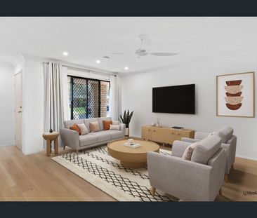 SPACIOUS THREE BEDROOM DUPLEX IN PEACEFUL ELEVATED LOCATION - Photo 2