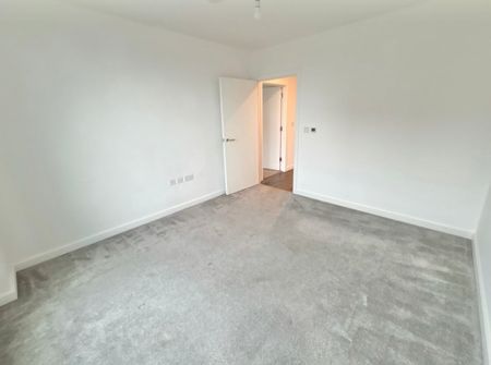 2 Bed Flat, Kingsland Court, W3 - Photo 2