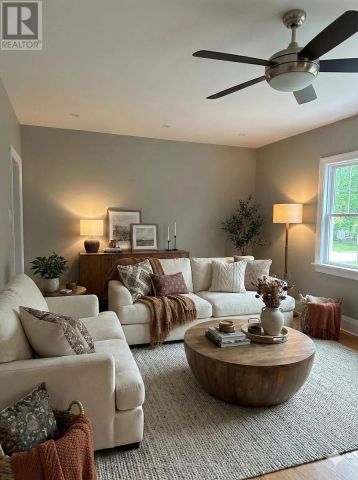 420 ALBERTUS AVENUE N - Photo 2