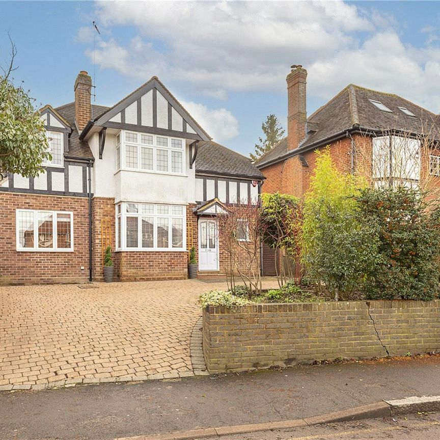 Station Road, Harpenden, Hertfordshire, AL5 4XE - Photo 1