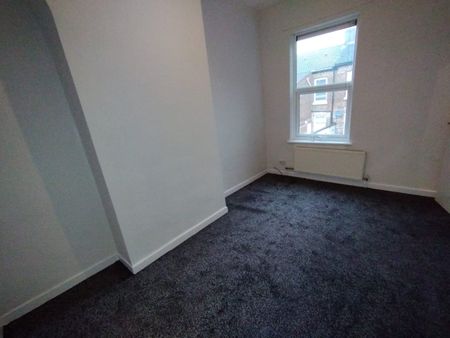 3 Bed Terraced House, David St, L8 - Photo 3