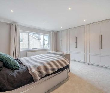 Conifers, Weybridge, Surrey, KT13 - Photo 4