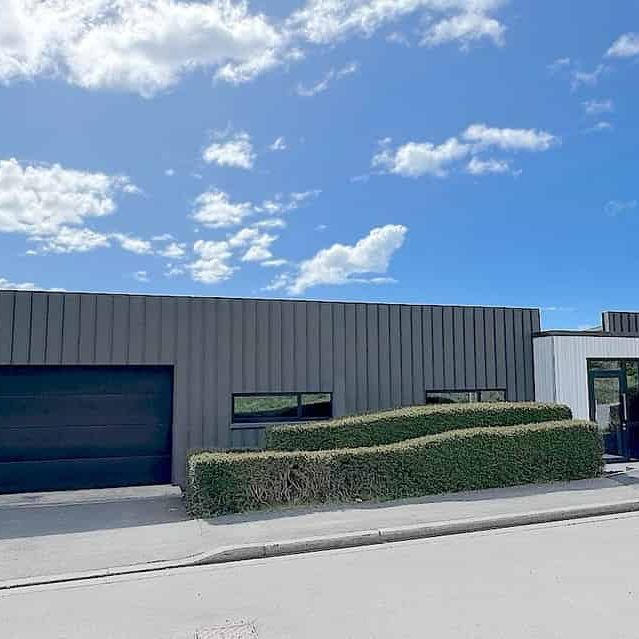 A unique and expansive home - Photo 1