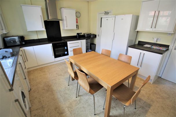 Langdale Terrace, Headingley, LS6 3DY, Leeds - Photo 1
