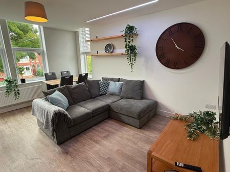 4 bed Semi-Detached House for Rent - Photo 2