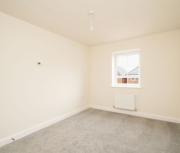 4 bedroom Detached House to rent - Photo 1