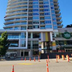 Charming 1-Bedroom Apartment with Balcony in the Heart of Lonsdale - Photo 1