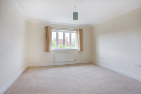 4 bedroom detached house to rent - Photo 2