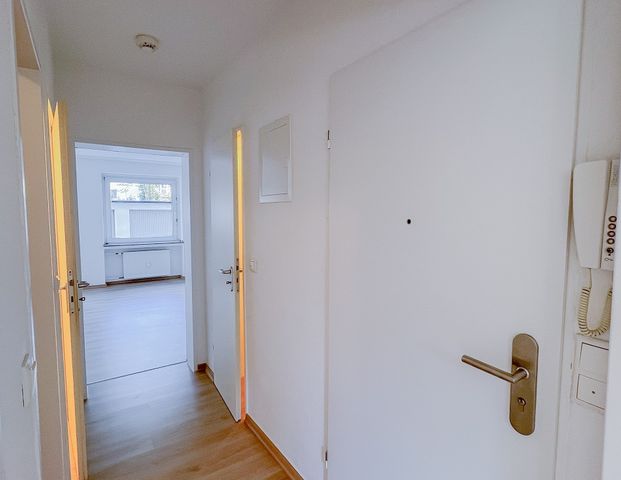 Schönes 1-Zimmer-Appartment mit großem Wohnraum und hellem Tageslichtbad - Photo 1