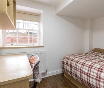 4 bedroom apartment to rent - Photo 5