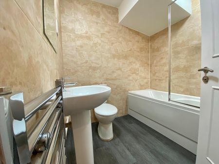 Studio Flat, Leathwaite Road, SW11 - Photo 5