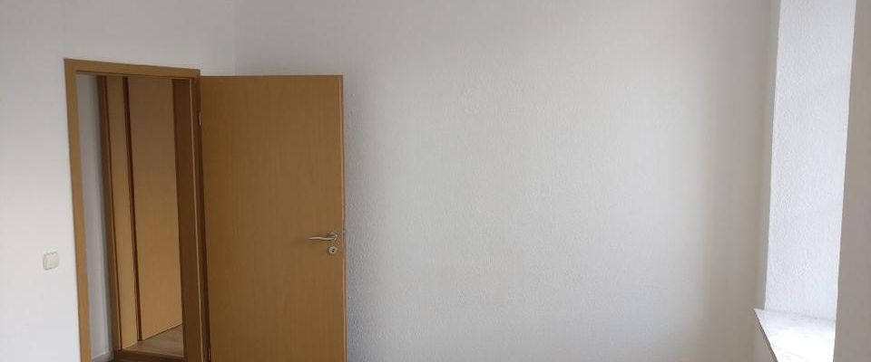 O186W2: Moderne 2-Raum-Wohnung mit Laminat im Stadtzentrum! - Photo 1