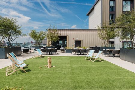 E0308 - Moda, New York Square (Leeds) - Photo 2