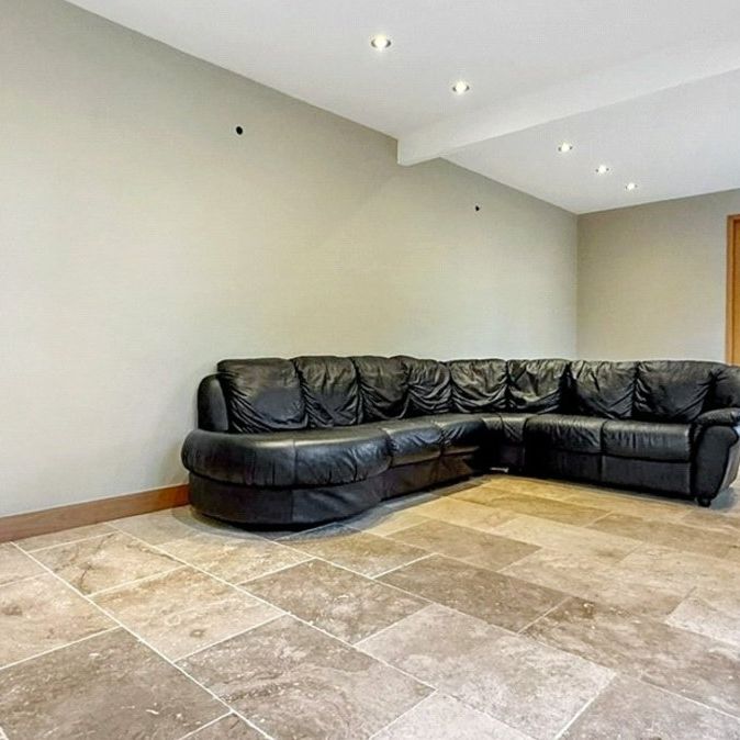 2 bedroom house to rent - Photo 1