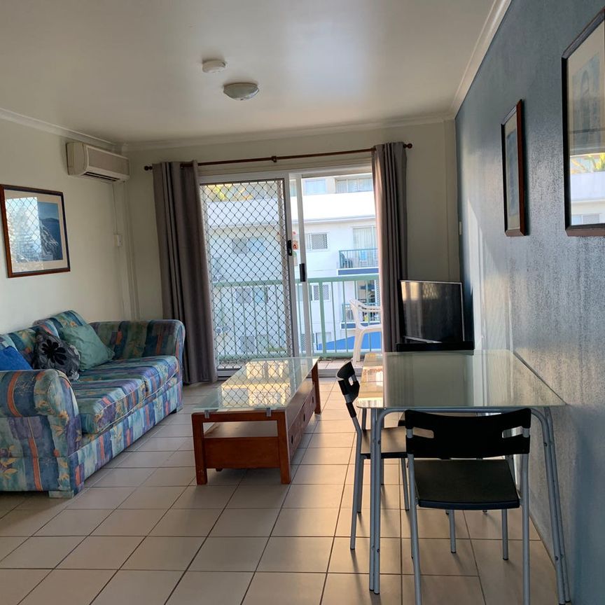 CENTRAL LOCATION ONE BEDROOM UNIT SURFERS PARADISE - Photo 1