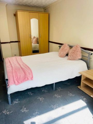 House share to rent - Photo 4