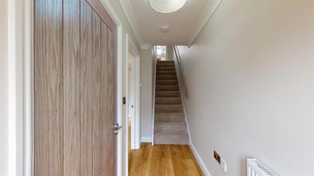 3 bedroom semi-detached house to rent - Photo 3