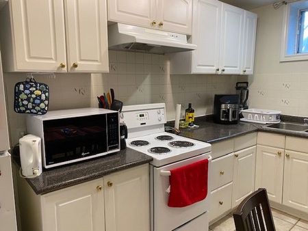 For Lease - 922 Briar Hill Avenue Unit# Basement, Toronto, Ontario - Photo 4