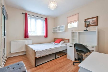 4 bedroom flat to rent - Photo 2