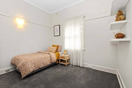 Elegant family living in prestigious East Bendigo locale. - Photo 5