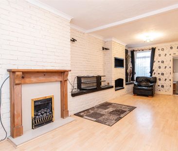 2 bed House - Mid Terrace To Let - Photo 2