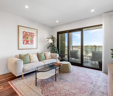 Sunset Views from Your Balcony: Luxury Living in Prime Applecross - Photo 3