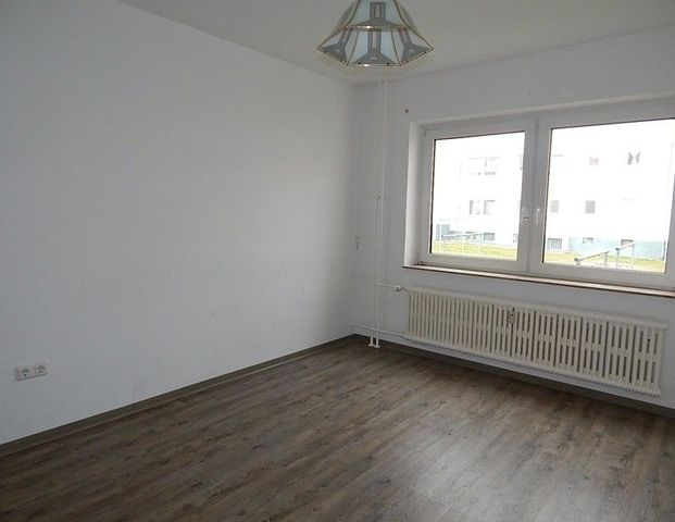 Wir machen es Ihnen bequem! Bezugsfertige renovierte 3-Zimmer-Wohnung - Foto 1